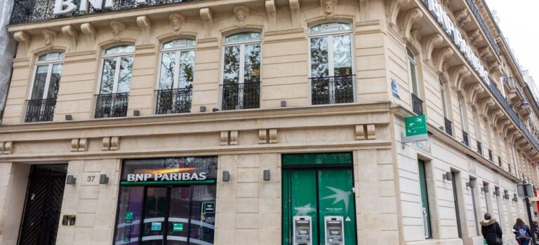 What Do Left Bank and Right Bank Mean? 