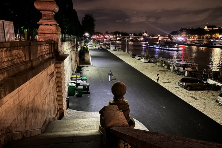 Is Paris safe at night?