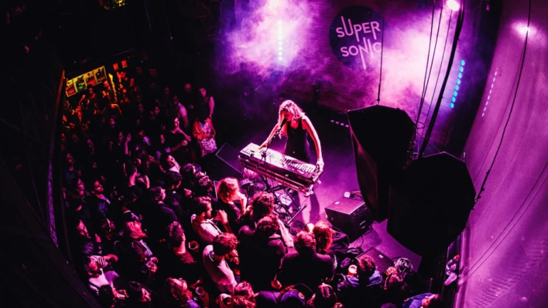 Where can I see live music?