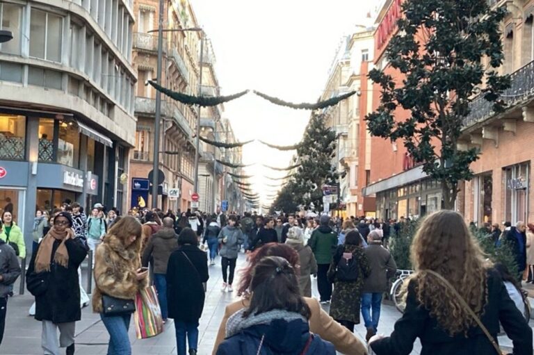 Toulouse Centre Ville Evening Walk 4K | Sunset at Place du Capitole