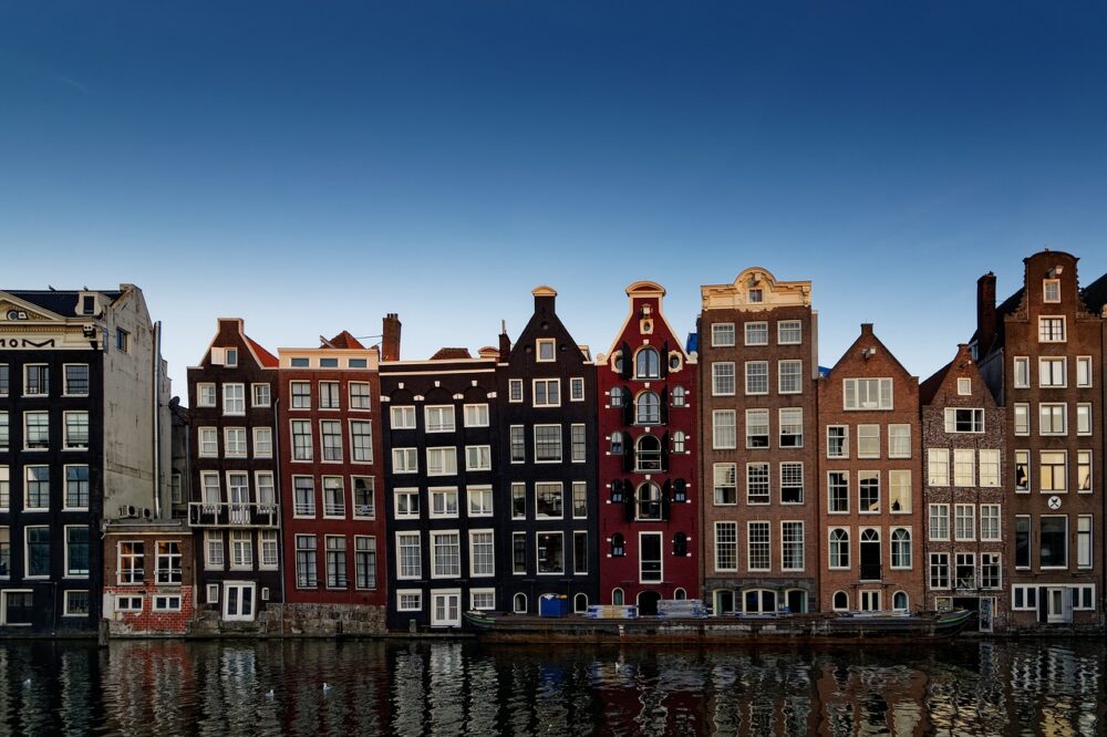 Affordable hotels in Amsterdam with tour desk 2026