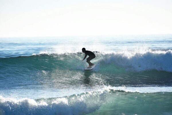Are there any surfing spots near Barcelona for beginners?