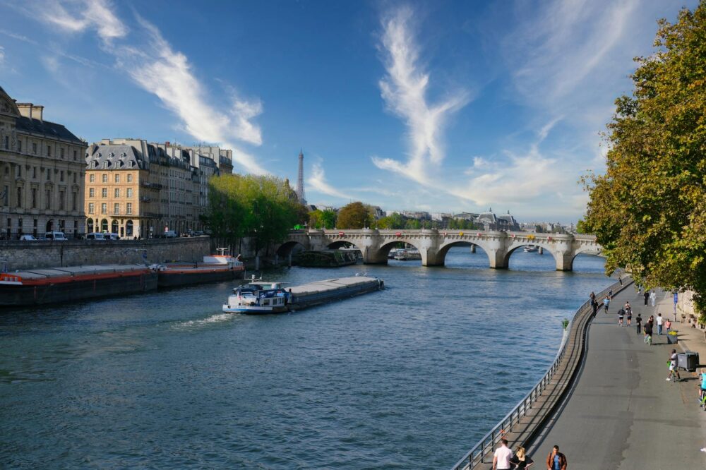 Are there free boat rentals on the Seine in 2026?