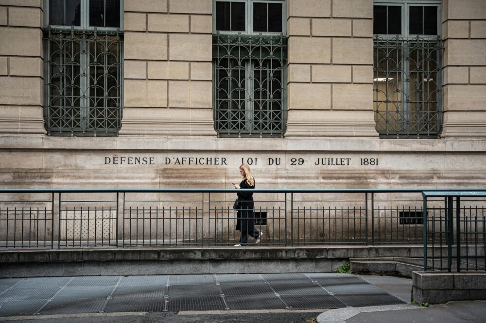 Are there free walking tours in Paris in 2026?