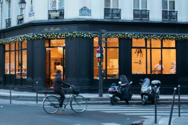 Are there free walking tours of Le Marais in 2026?