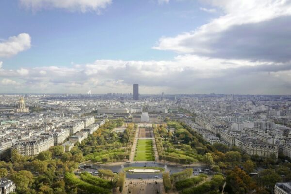 Are there free yoga classes in Paris parks in 2026?