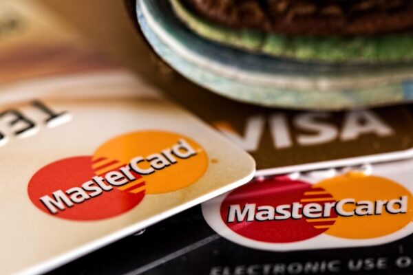 Can I use credit cards everywhere in Amsterdam?
