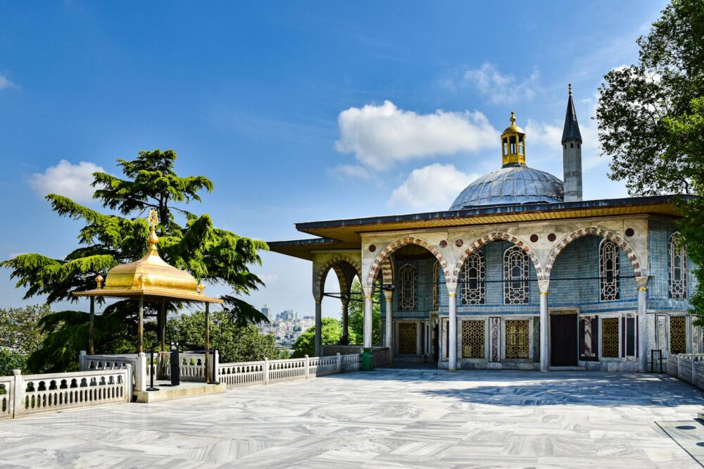 Can you visit Topkapi Palace grounds for free?