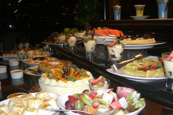 Cheapest hotels in Amsterdam with free breakfast 2026