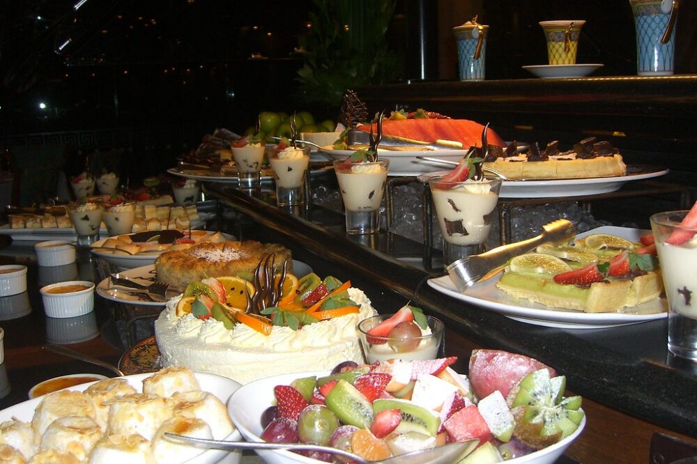 Cheapest hotels in Amsterdam with free breakfast 2026