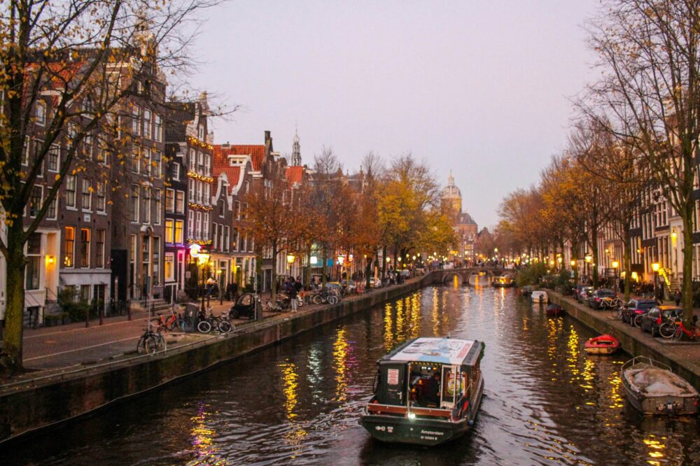 Cheapest hotels in Amsterdam with private bathroom 2026
