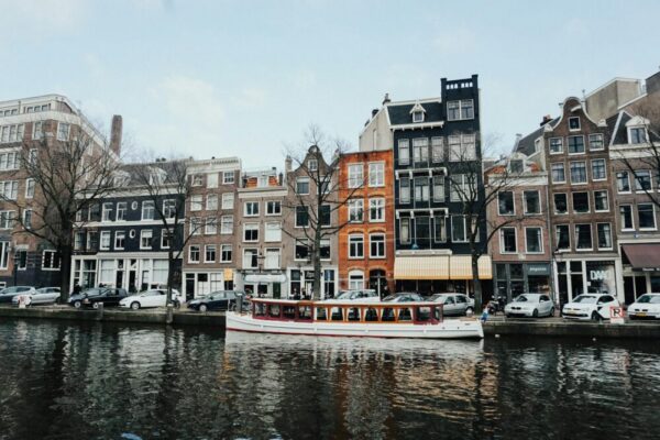 Do I need to book museum tickets in advance in Amsterdam?