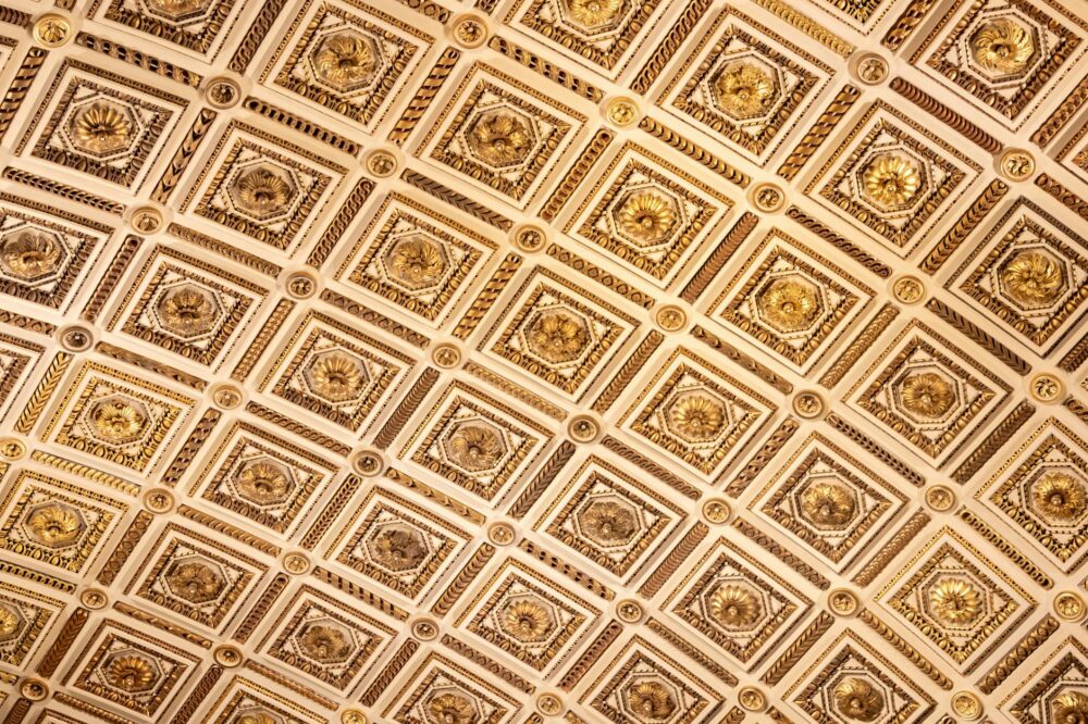 Do I need to book Uffizi Gallery tickets in advance?