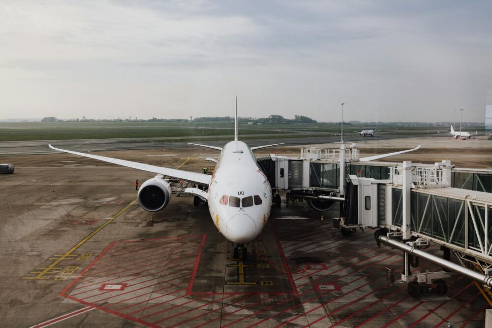 Economy hotels in London with airport shuttle 2026