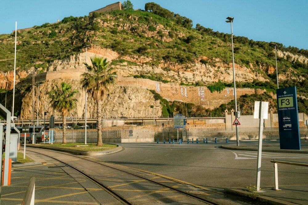 How do I get from Barcelona to Garraf Natural Park?