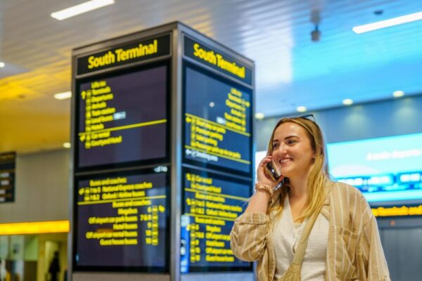How do I get from Heathrow to Gatwick airport?
