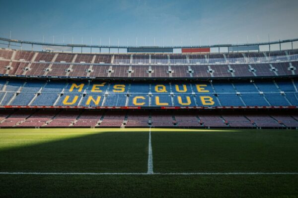 How do I get to Camp Nou stadium for a tour?