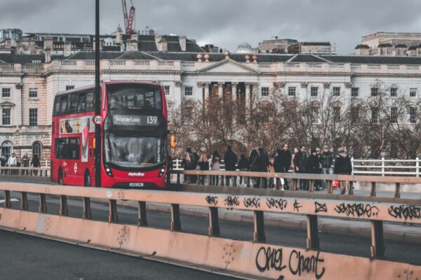 How do I use the bus system in London as a tourist?