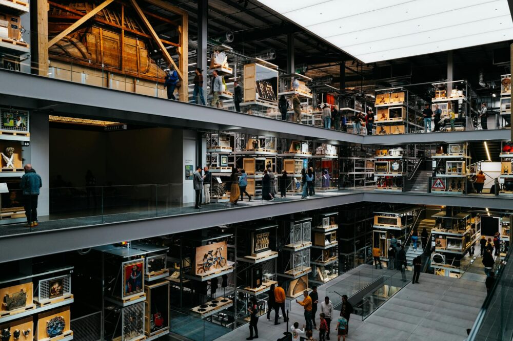 How do I visit the Tate Modern and what should I see?