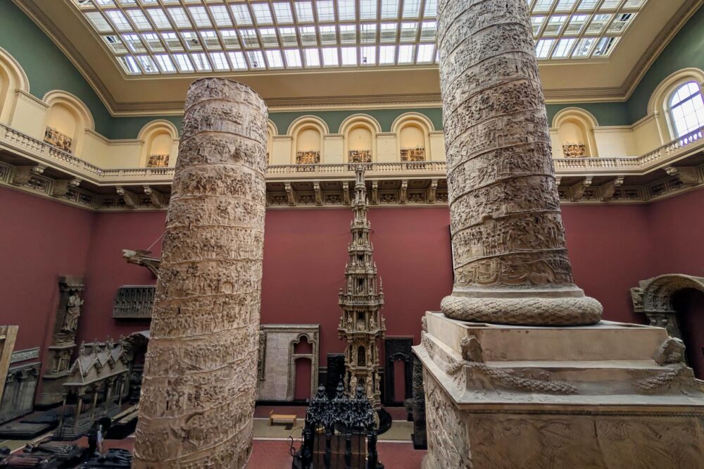 How do I visit the Victoria and Albert Museum?