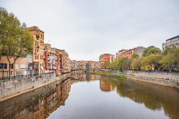 How do you get from Barcelona to Girona or Costa Brava?