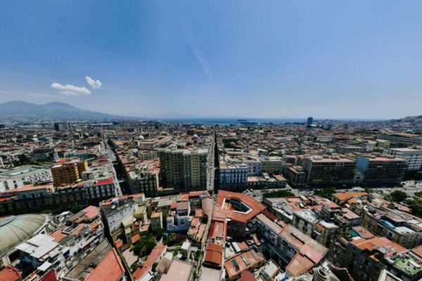 How do you get from Rome to Naples for a day of pizza and archaeology?