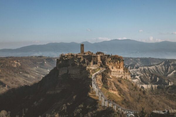 How do you get from Rome to the town of Civita di Bagnoregio?