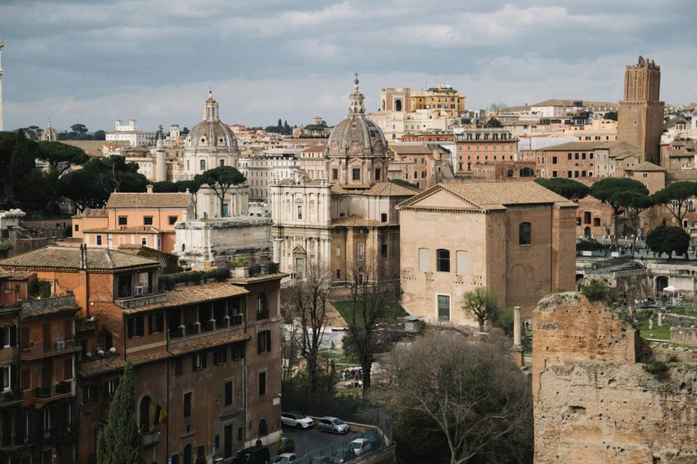 How do you get from Rome to the town of Tarquinia?