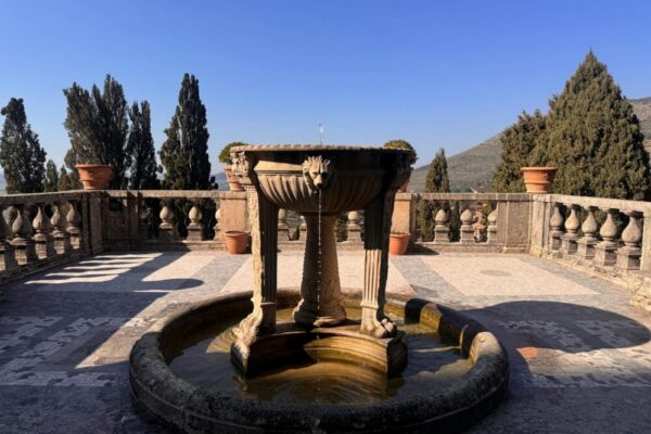 How do you get from Rome to Tivoli to see Villa d'Este?