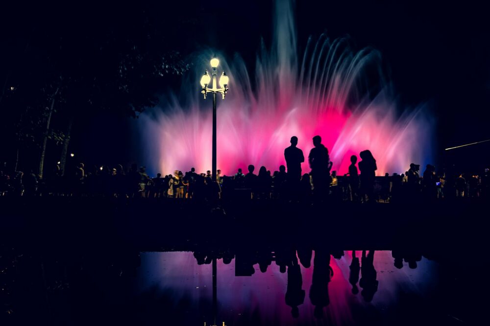 How do you get to the Magic Fountain of Montjuic and when are the shows?