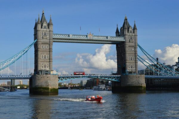 How many days do you need to see the main attractions in London?