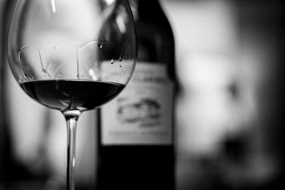 How much does a bottle of wine cost in Porto?