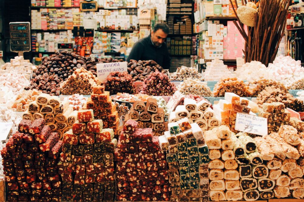 How to explore the Grand Bazaar without spending money?