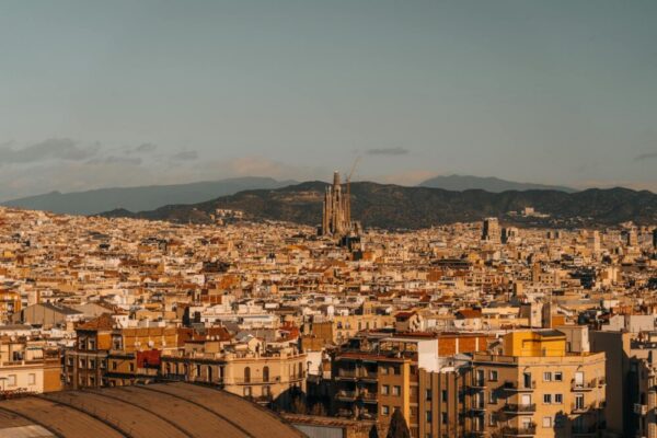 How to explore the Raval district for free in Barcelona in 2026?