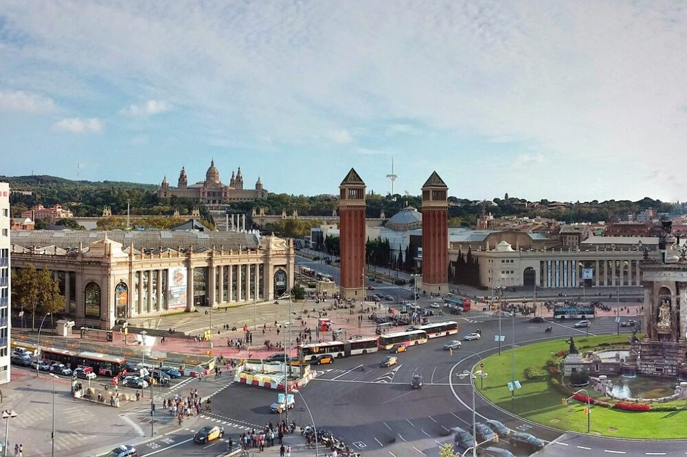 How to explore the Raval district for free in Barcelona in 2026?