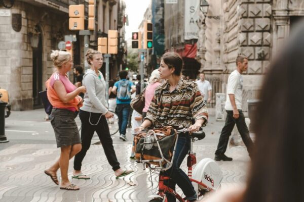 How to find accessible attractions and transport for disabled tourists in Barcelona?