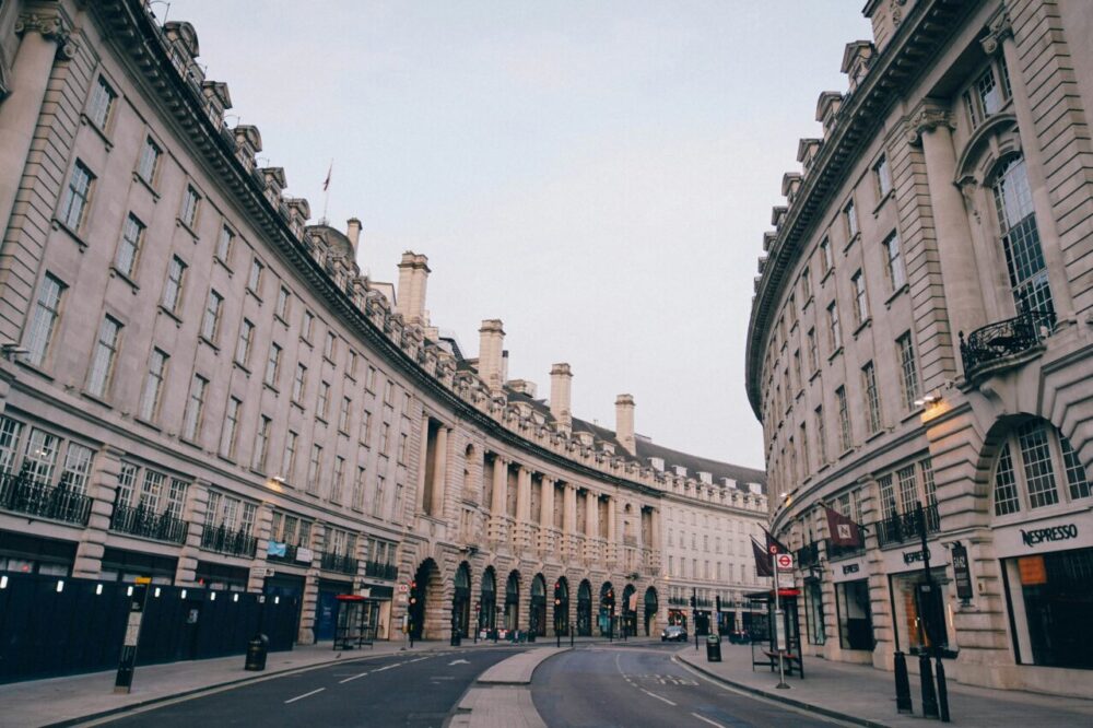 How to find cheap hotels in London in 2026?