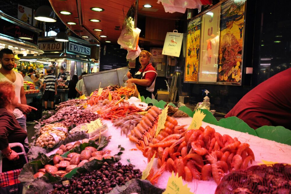 How to find halal or kosher food options in Barcelona?