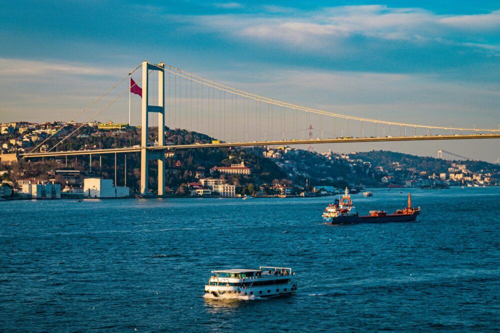 How to get a local SIM card or stay connected in Istanbul?