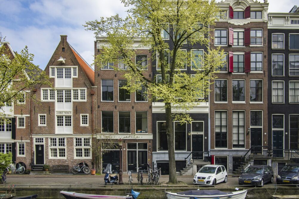 How to get from Amsterdam to other European cities?
