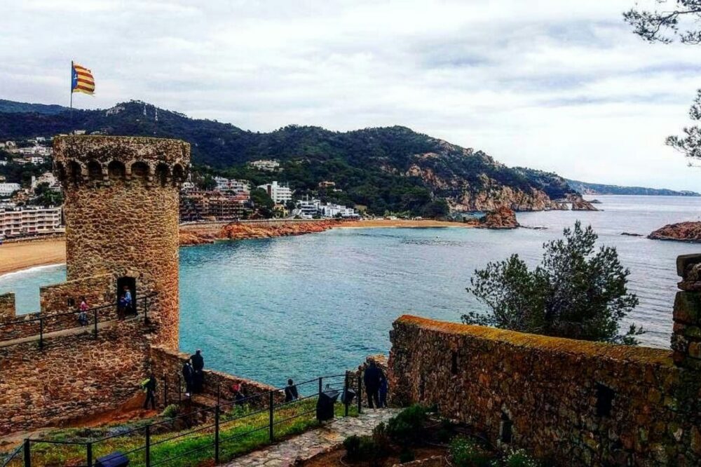 How to get from Barcelona to the beaches of Tossa de Mar?