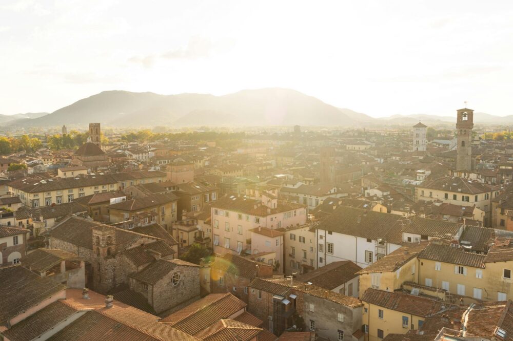 How to get from Florence to Lucca?