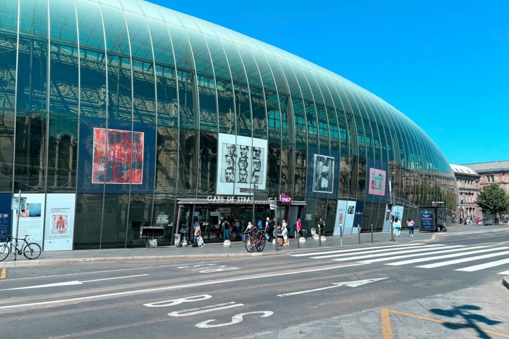 How to get from Strasbourg airport to city center?