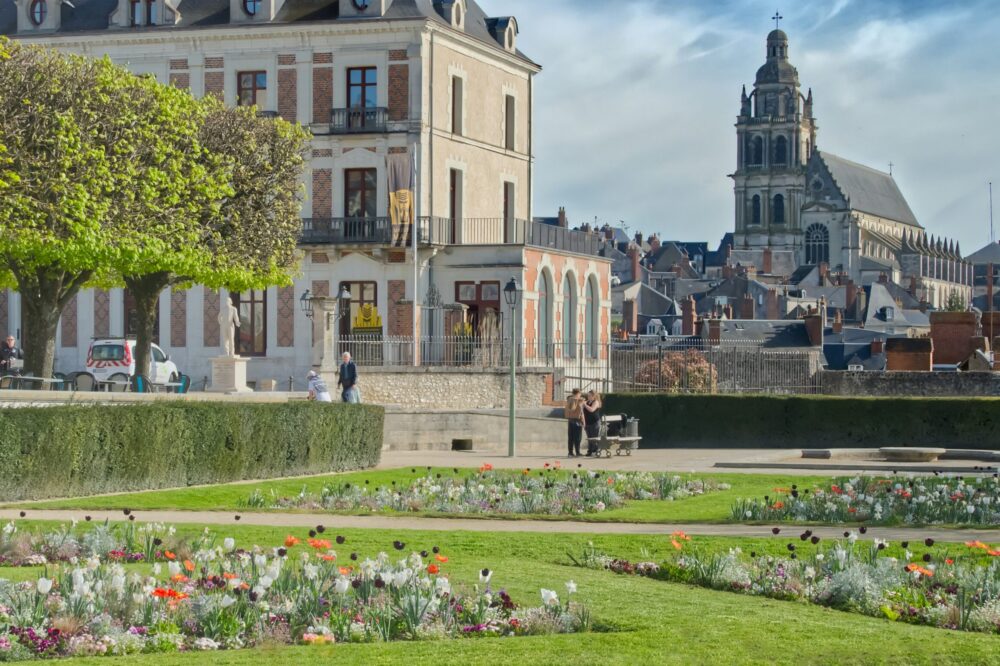 How to plan a trip to the French region of Centre-Val de Loire in 2026?