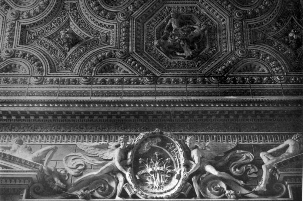 How to see the Obelisk of Theodosius for free?