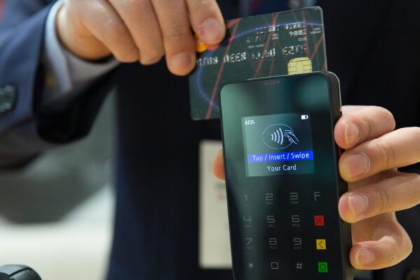 How to use contactless payment in London?