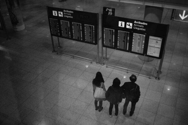How to use the Hola BCN! travel card for unlimited transport?