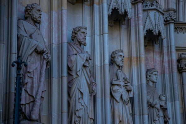 How to visit the Barcelona Cathedral for free in 2026?