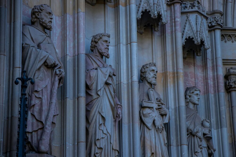 How to visit the Barcelona Cathedral for free in 2026?