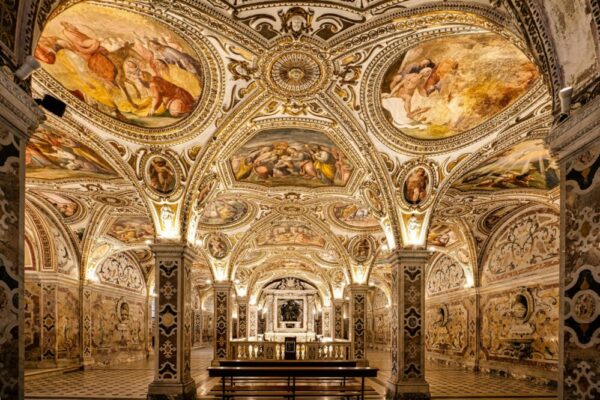 How to visit the Capuchin Crypt and what is the admission process?